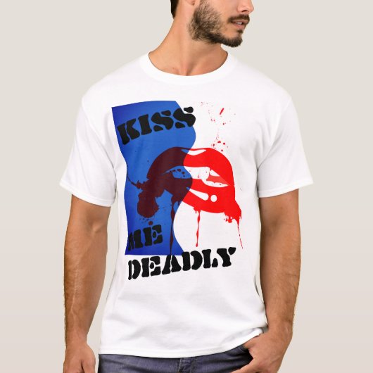 'KISS ME DOOD' T-Shirt (Voorkant)