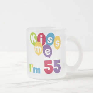 Kiss me Ik ben 55-jarige overhemden en cadeautjes. Matglas Koffiemok