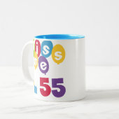 Kiss me Ik ben 55-jarige overhemden en cadeautjes. Tweekleurige Koffiemok (Voorkant links)