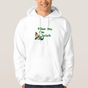 Kiss me Ik ben Iers Man Basic Hooded Sweatshirt