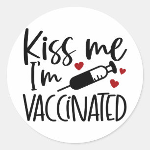 Kiss me Im gevaccineerd   Cute Covid Valentijns Fu Ronde Sticker