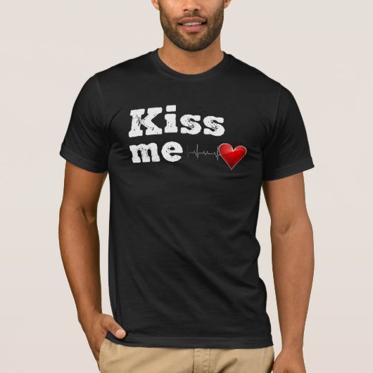 KISS ME T-SHIRT (Voorkant)
