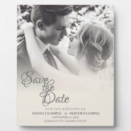 Kissend bruiloft in monochroom fotoplaat