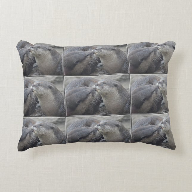 Kisser River Otters Decoratief Kussen (Voorkant)