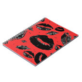 Kisses over alles (zwart en rood) notitieboek (Linkerzijde)