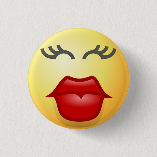 KISSY FACE RONDE BUTTON 3,2 CM (Voorkant)