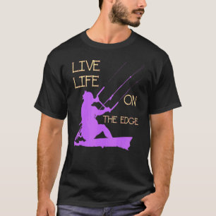 Kitesurfer leidt tot een leven in de golven op de t-shirt
