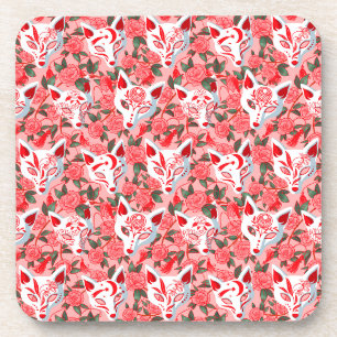 Kitsune-maskers en bloeiende camelia op roze bier onderzetter