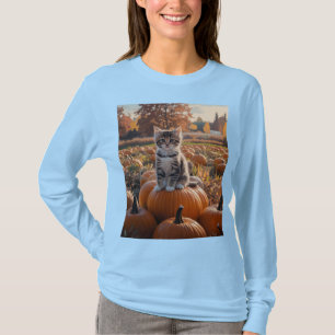 Kitten dans un champ Citrouille T-shirt femme