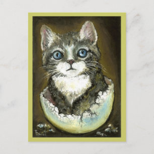Kitten dans une carte postale en coquille d'oeuf