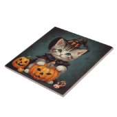 Kitten in Halloween kostuum en Jack-O'-Lantern Tegeltje (Zijkant)