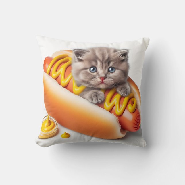 kitten in hot dog with mustard kussen (Voorkant)