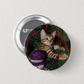 Kitten in kerstboom ronde button 5,7 cm (Voorkant /achterkant)