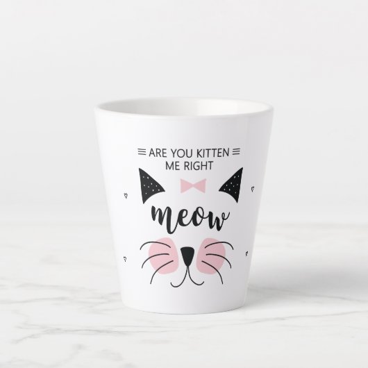 Kitten me rechts Meow Latte Mok (Voorkant)