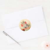 Kitten met een rood lint ronde sticker (Envelop)