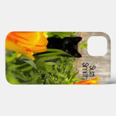 Kitten noir dans le coque ipad de jardin (Verso (horizontal))