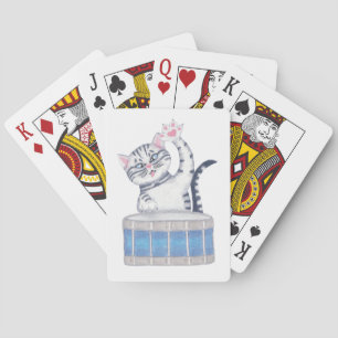Kitten spelen een trommel pokerkaarten