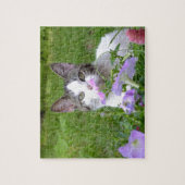 Kitty dans le puzzle Petunias (Vertical)