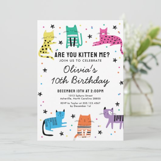 Kitty Kat Verjaardagsfeestje Uitnodiging (Staand voorkant)
