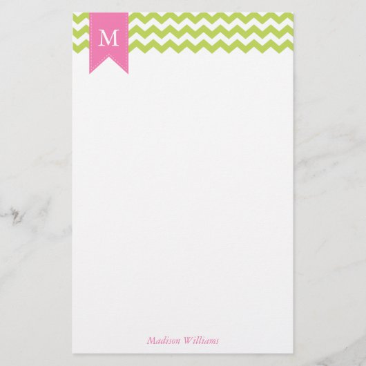 Kiwi Green Chevrons Pattern and Pink Monogram Briefpapier (Voorkant)