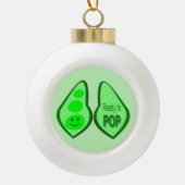 Klaar voor Pop Zwangere groene erwt Keramische Bal Ornament (Voorkant)
