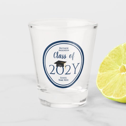 Klasse van 2024 Elegant Navy Blue Graduation Party Shot Glas (Voorkant)