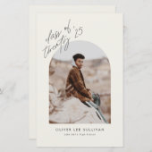 Klasse van 2025 Beige Arch Afstuderen Invitation (Voorkant / Achterkant)