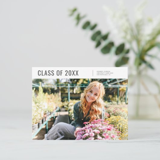 Klasse van 20XX Modern Minimalist Photo Afstuderen Aankondigingskaart (Staand voorkant)