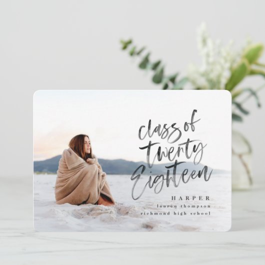 Klasse van de afstuderen aankondiging van 2018 (Staand voorkant)