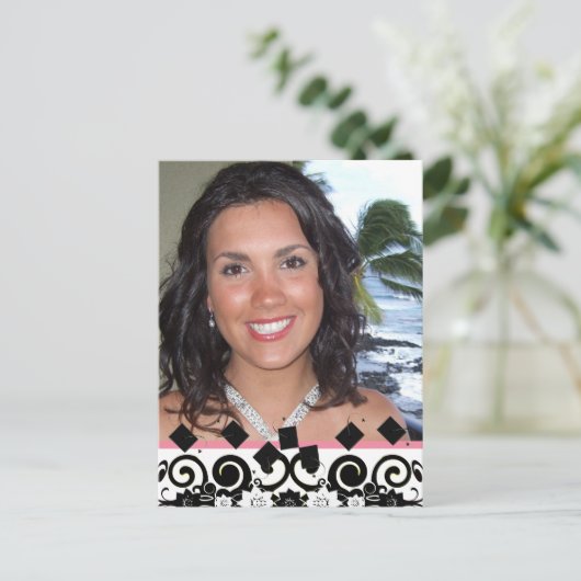 Klasse van Roze en Zwart Afstuderen Open Huis Uitnodiging Briefkaart (Staand voorkant)