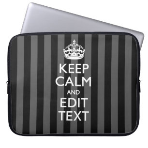 Klassiek BLIJF KALM EN Uw Tekst op Zwarte Strepen Laptop Sleeve