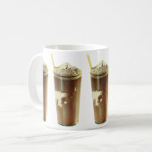 Klassiek dessert, chocolademilkshake en slagroom koffiemok (Voorkant links)