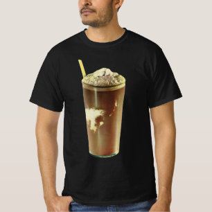 Klassiek dessert, chocolademilkshake en slagroom t-shirt
