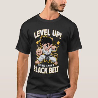 Klassiek deze jongen is nu een zwarte band karate  t-shirt