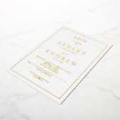 Klassiek, eenvoudig elegant, gouden, witte script folie uitnodiging (Gedraaid)