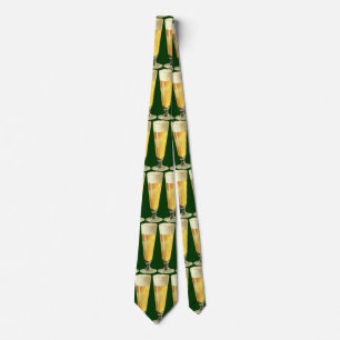 Klassiek hoog glas koude tochtbier, alcoholische d stropdas