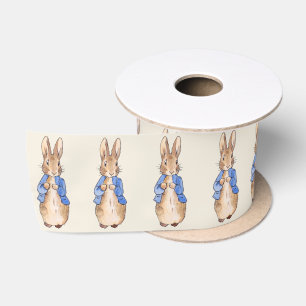 Klassiek konijn in een blauwe jas lint