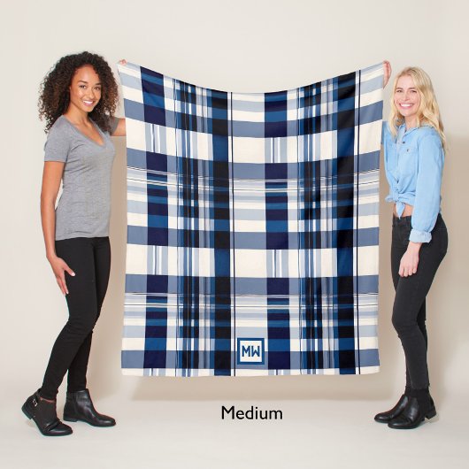 Klassiek plaid, blauw en wit monogram fleece deken