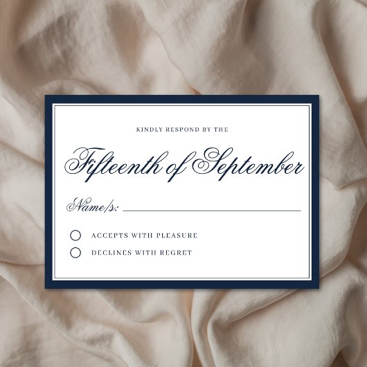 Klassiek Regal Navy Blue Elegant Script minimalist RSVP Kaartje