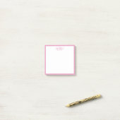 Klassiek Roze Monogram Post-it® Notes (Op bureau)