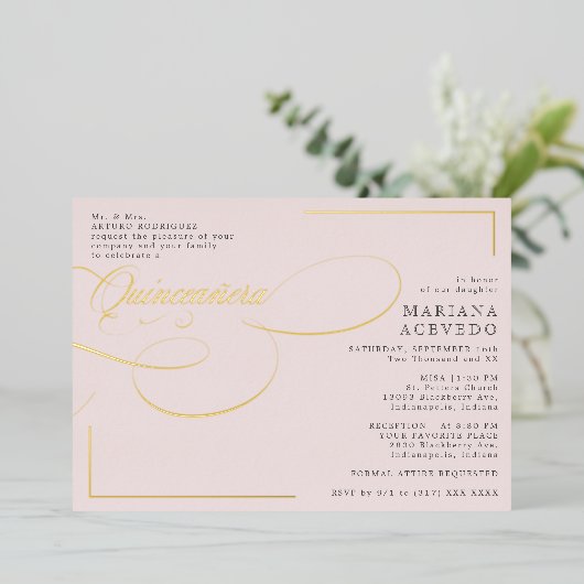 Klassiek script Traditiona Wording Pink Quinceañer Folie Uitnodiging (Staand Voorkant)