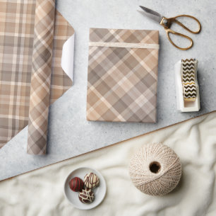 Klassiek traditioneel beige taupe bruin geruit cadeaupapier