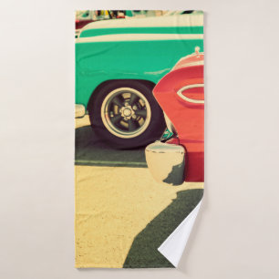 Klassieke auto's, geparkeerd in een vintage, klass badhanddoek