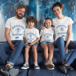 Klassieke blauwe tekst kruis en schild Homeschool T-shirt