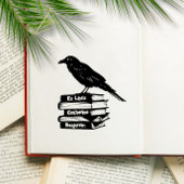 Klassieke boekstapel met Raven ex libris stempel