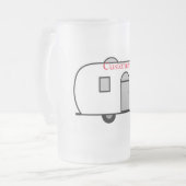 klassieke caravan met afgeronde caravan matglas bierpul (Voorkant links)