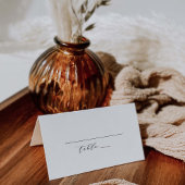 Klassieke gevouwen plaatskaart voor trouwbegeleidi