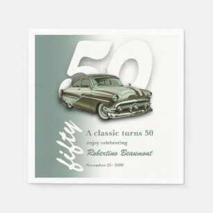 Klassieke groene auto wordt 50 jaar servet