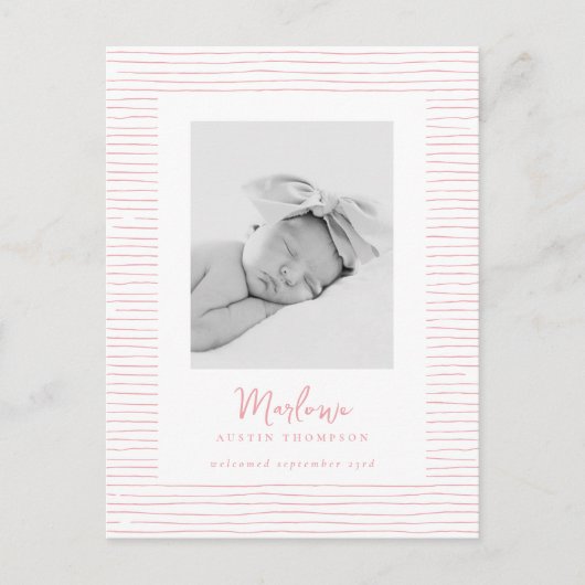 Klassieke Handgetekende Roze Gestreepte Geboorte A Briefkaart (Voorkant)