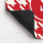 Klassieke Houndstooth Cherry Red & White Monogram Muismat (Hoek)